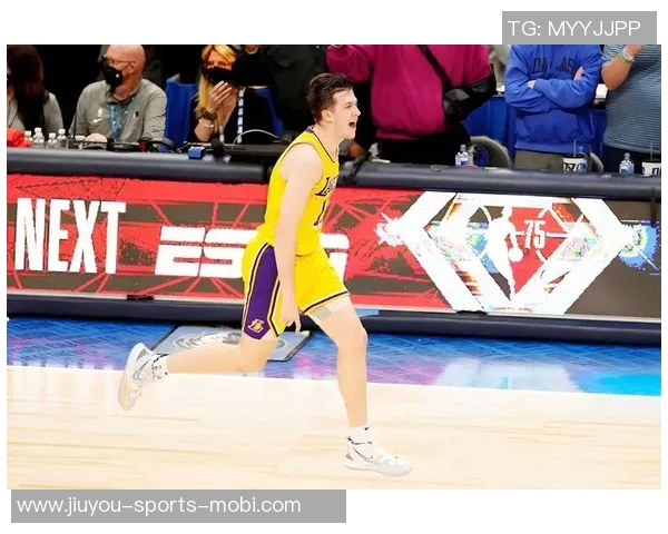 富保罗质疑里夫斯替补位置夸梅怒斥其经纪人应采取行动